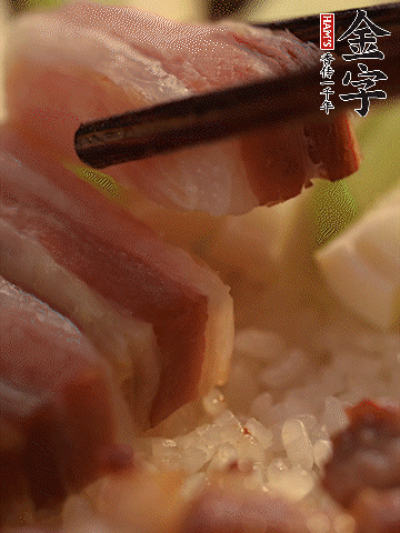 轉(zhuǎn)小火，繼續(xù)蓋蓋子燜2-3分鐘。